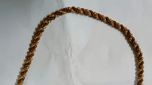 Set Of 3 Golden Chains