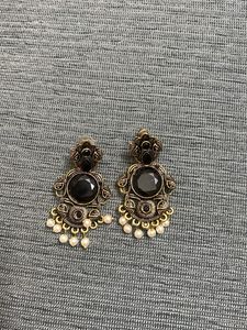 Black Stone & Pearl Dangle Earrings