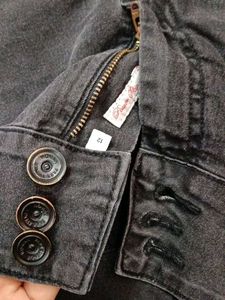 Stylish Charcoal Grey shorts (kapri) for girls