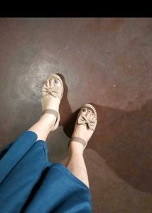 ❣️used bow heel sandals for women 👌