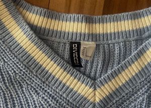 Cute Blue Knit V-Neck Vest - Size L