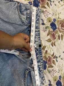 Distressed Wide Leg Jeans