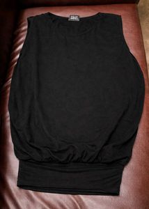 Chic Black &amp; Gold top