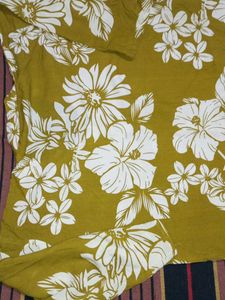 woman Olive Green Floral Print Cotton Kurta &amp; Pant