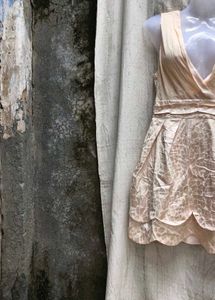 I. Elegant Sleeveless V-Neck Dress