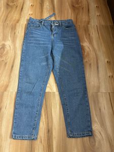 Stylish Blue Denim Jeans with Belt Detail