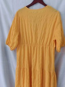 Chic Yellow Textured V-Neck Dress