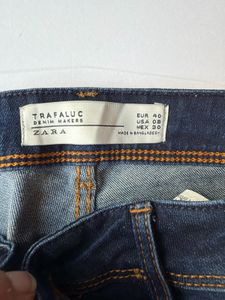 Zara Dark Wash Skinny Jeans (USA 8)