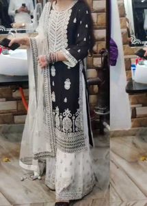 Elegant Black &amp; White Kurta garara Set