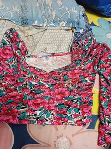 Floral Print V-Neck Crop Top