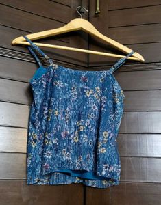 AND Women Floral Sleeveless V- neck Crop Top