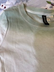 H&amp;M Cute Ombre Ribbed T-Shirt