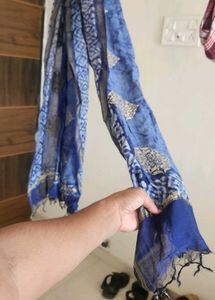 Elegant Blue &amp; Gold Print Dupatta