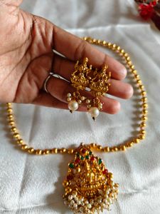 Traditional Gold Necklace &amp; Earring Set