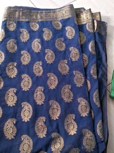 Elegant Paisley Pattern Navy Saree With blouse