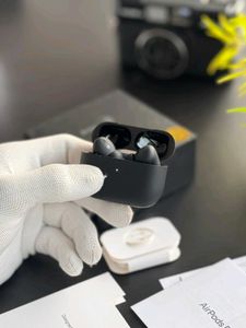 Apple AirPods Pro - Like New