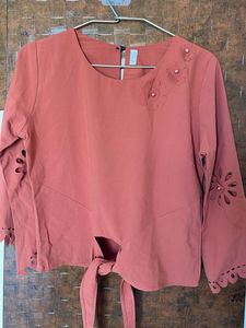 cut out girl top