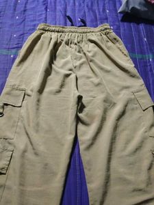 woman's Cargo Pants with Straps