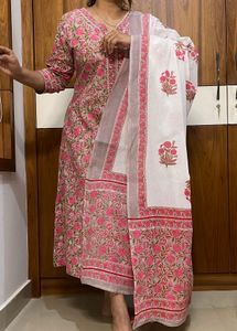 Floral Print Kurta Set with Dupatta