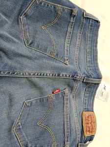 women's Levi's jeans