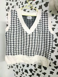 Houndstooth V-Neck Sweater Vest