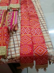 Embroidered Bandhani Dupatta with potliy