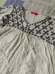 Embellished White Cotton Kurta