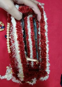 🌹Red &amp; White handmade Striped Fuzzy Clutch