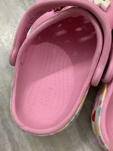 crocs