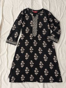 Elegant Black Floral Kurta