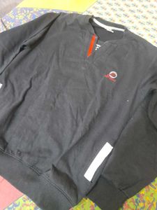 Top  Black Pullover - Size M