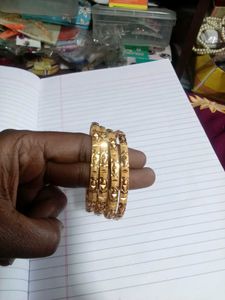 New Set of 4 Gold-Tone Bangle Se