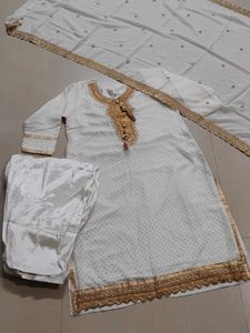 White Embroidered Kurta Set🤍