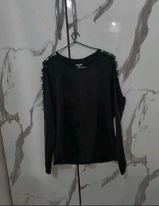 CUTOUT BLACK TOP