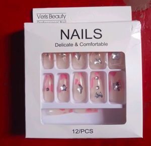 Chic Press-On Nails Set