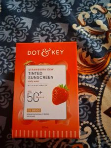 dot and key  strawberry tinted dewy sunscreen