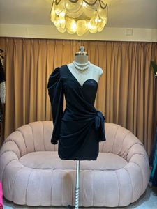 Chic One-Shoulder Black Mini Dress