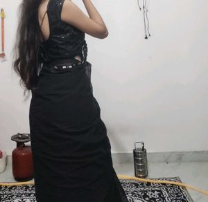 Elegant Black Saree without blouse