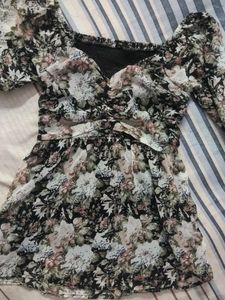 Floral Print Puff Sleeve Top