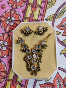 Elegant Indian Jewelry Set