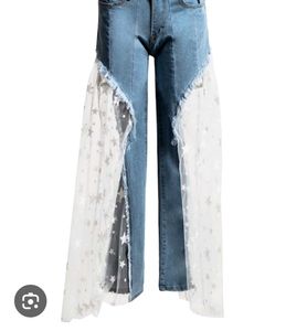 Unique Lace Detail Jeans