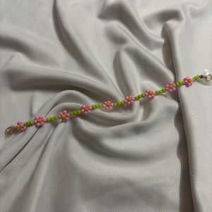 Daisy Flower Beaded Bracelet