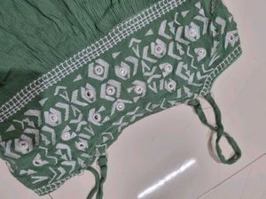 Cute Green Crinkle Top with White Print