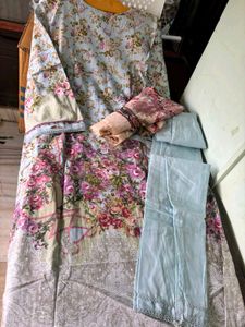 Beautiful Floral Print Kurta Set