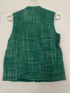 Green Sleeveless Ethnic Kurta