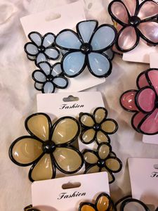 Flower Hair Claw Clips Set of two cards