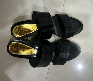 Chic Black Catwalk Heels