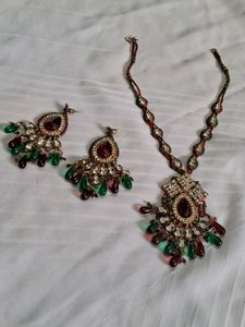 Stunning Jewellery Set - Necklace & Earring