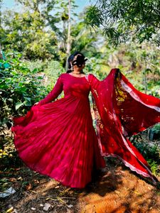 Elegant Red Anarkali Suit Set / three piece sui