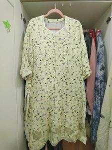 Elegant Yellow Floral Suite